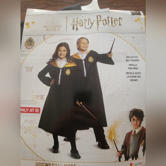 Disguise Harry Potter Hogwarts Robe Costume - Black and Yellow - Picture 2 of 3